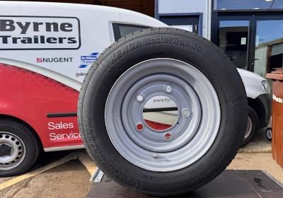 15570/R12 Rim & Tyre 5 stud