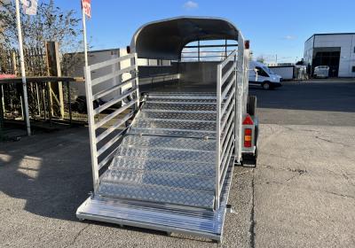 Nugent 8x5 with sheep decks